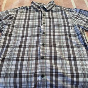 Size Medium Mens Columbia Shirt